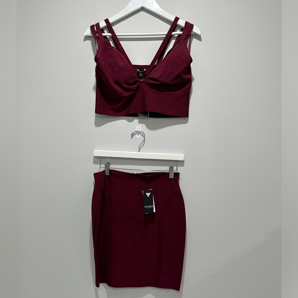 Guess 2-Piece Burgundy size L new with tags - Picture 1 of 2